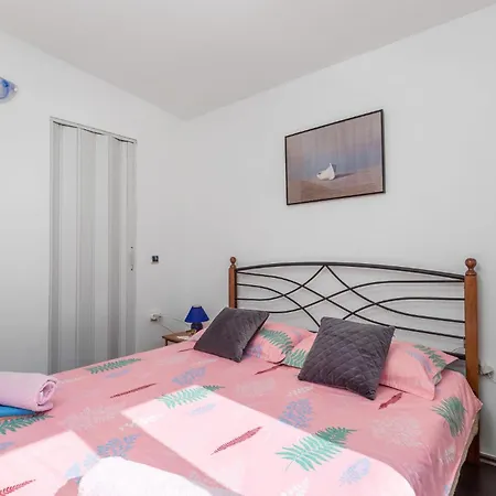 3 Bedroom Pet Friendly In