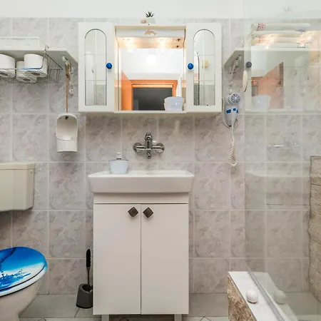 3 Bedroom Pet Friendly In