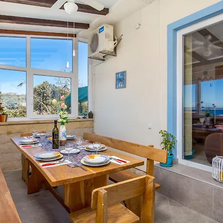 3 Bedroom Pet Friendly In